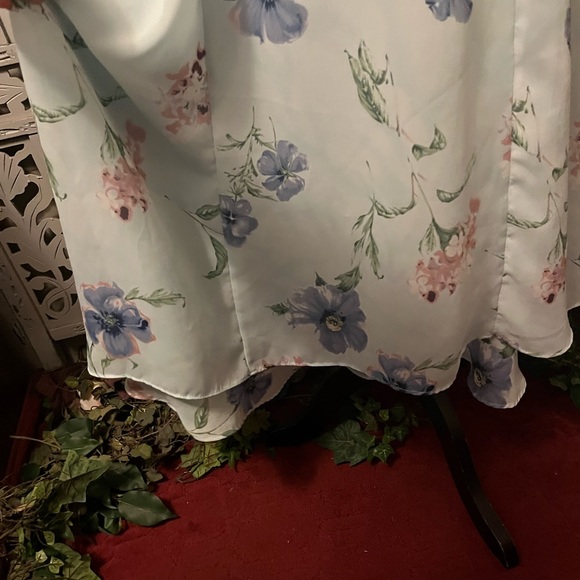 CDC LOVELY LIGHT BLUE & PURPLE FLOWERS SLEEVELESS LIGHTWEIGHT MAXI DRESS - Picture 5 of 9